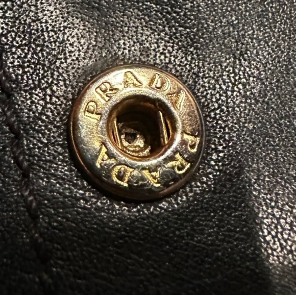 EUC! Gorgeous Prada Leather Wallet - Picture 11 of 15
